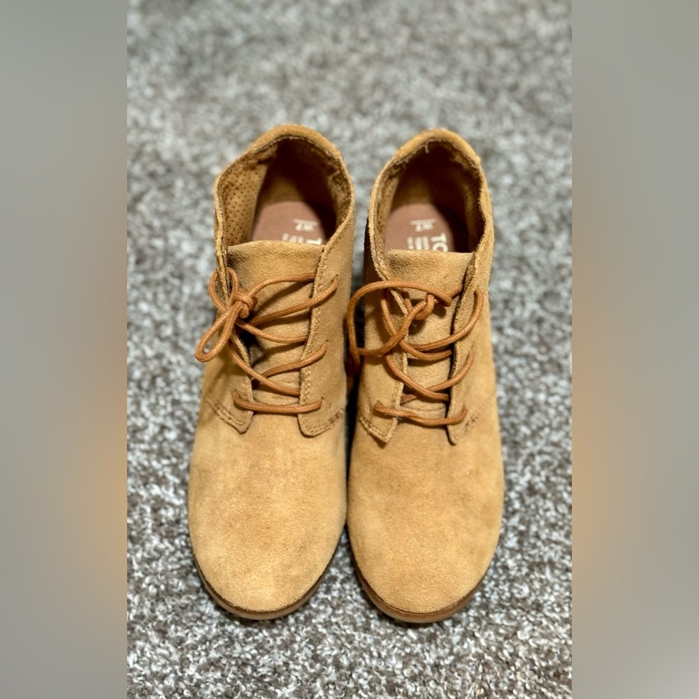 Tom Brown suede booties with laces size 7 women